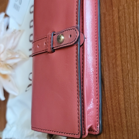 HOBO Tea Rose Alta Leather Wallet - Picture 6 of 14